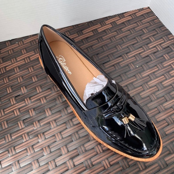 NWT Glister Black Glossy Shoes - Picture 1 of 3